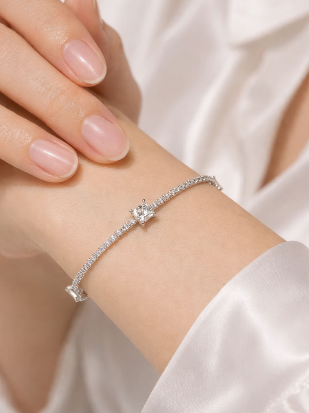 Close-up of princess-cut moissanite stone on Lynette bracelet