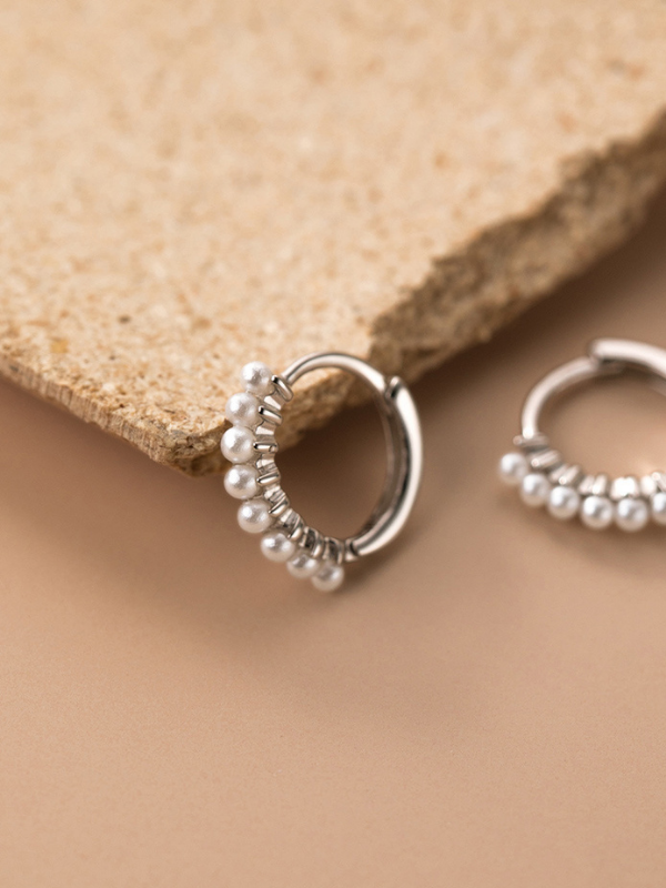MNML Pearla Fringe Huggie pearl fringe swing detail — soft feminine movement 925 silver