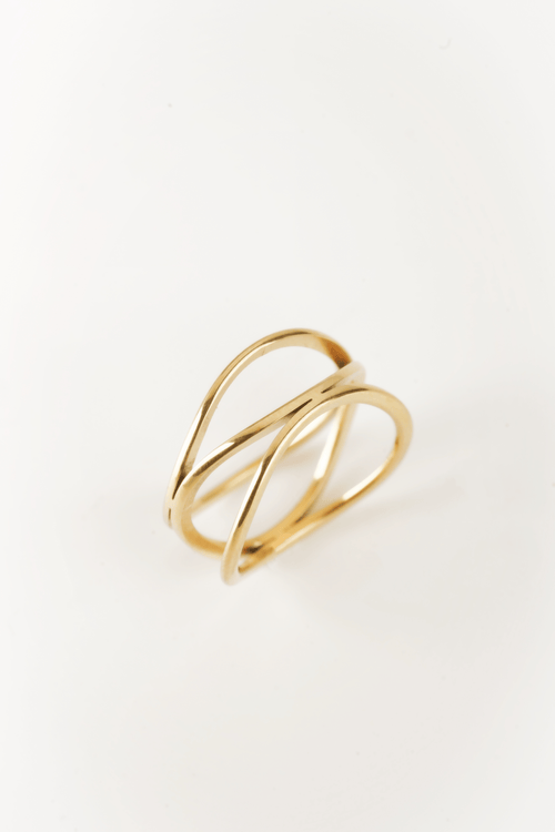 motion loop ring titanium intertwined band front view