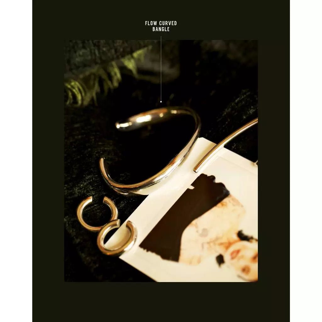 Flow Curved Bangle - Minimalist Lab