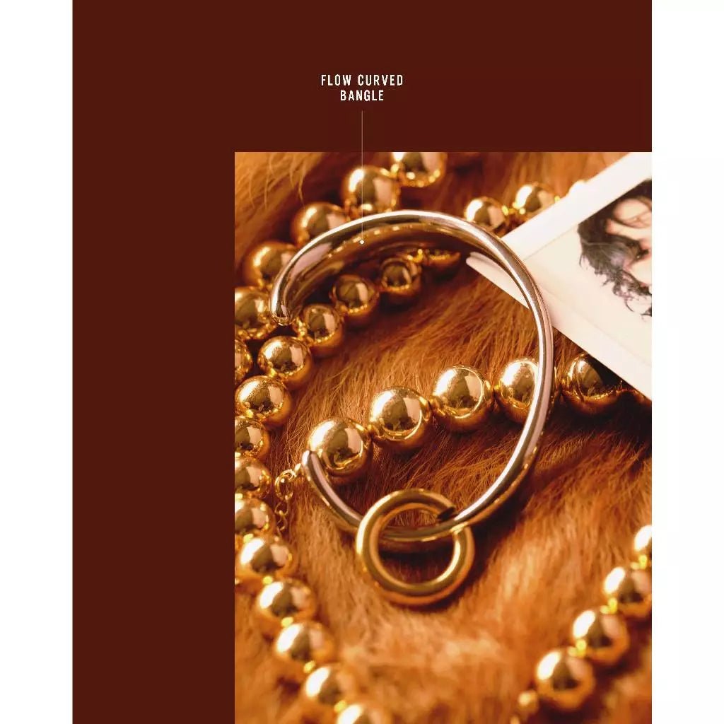 Flow Curved Bangle - Minimalist Lab