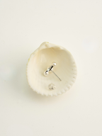 Pearl earrings minimalist design