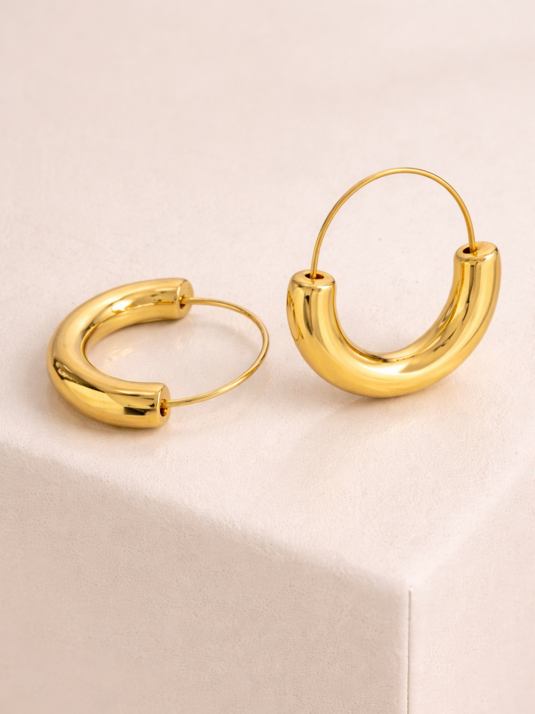 Lightweight tubular hoop earrings women