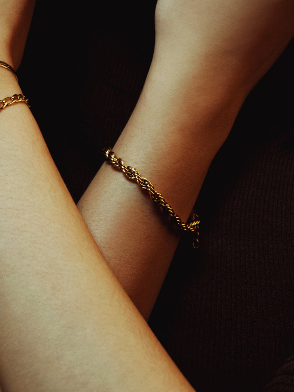 stainless-steel-twist-chain-bracelet-waterproof-daily-wear