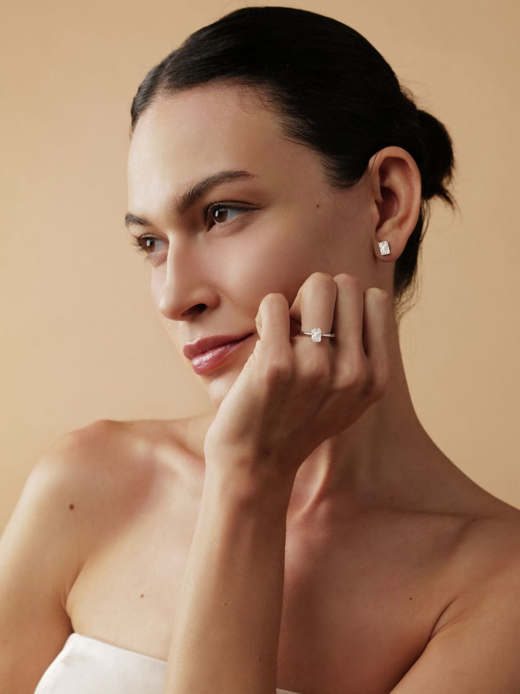 8A cubic zirconia baguette stud earrings