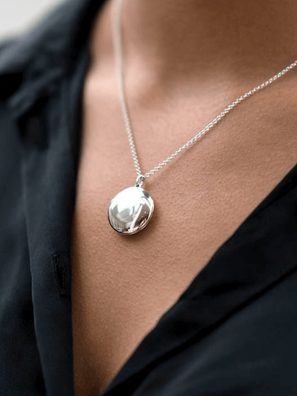 Round Engravable Locket Necklace - Minimalist Lab