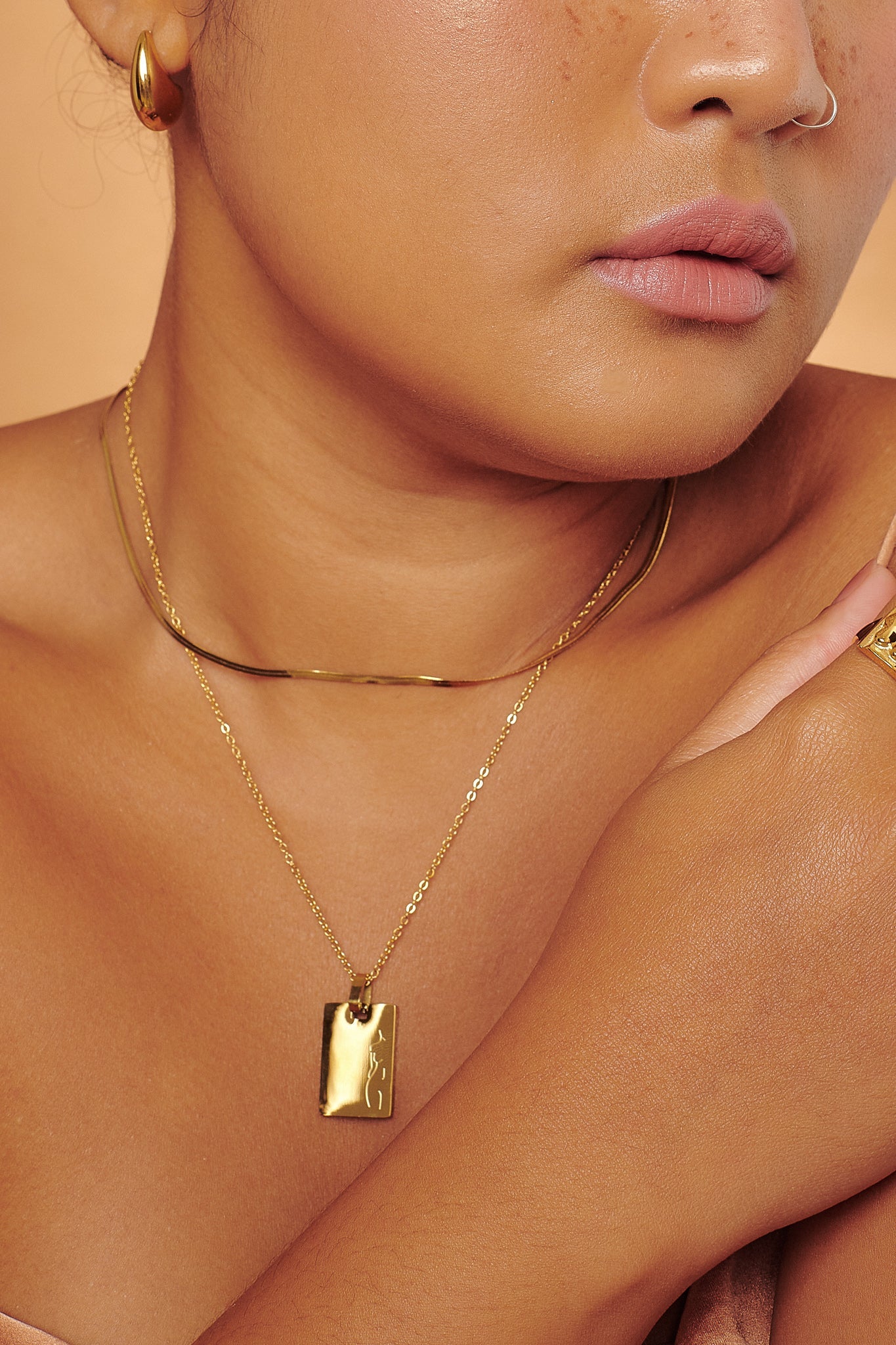 Love My Curves Necklace - Minimalist Lab