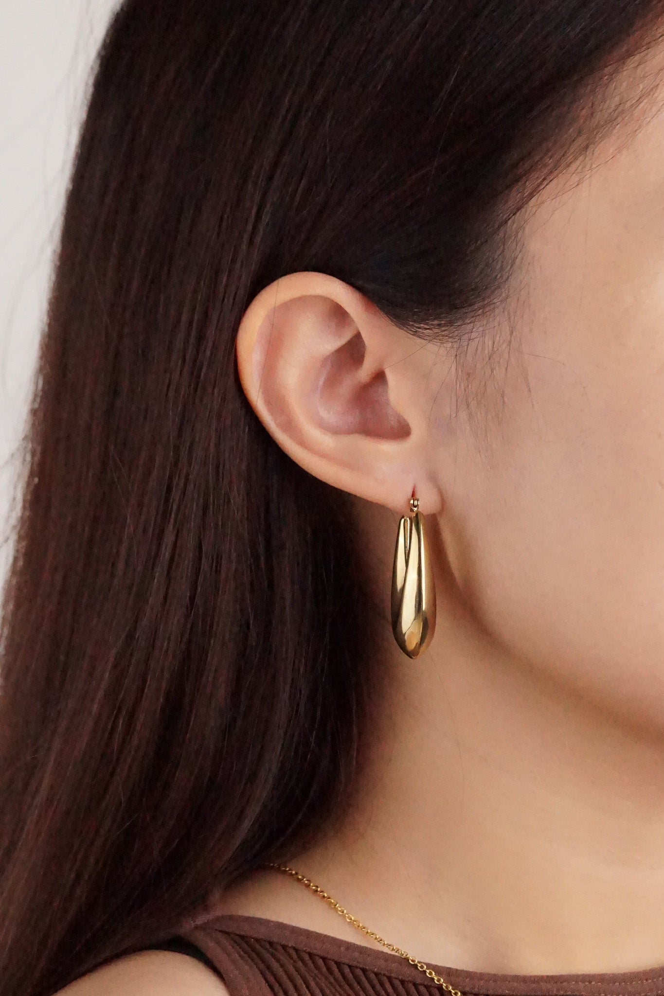 Jayda U - Shaped Hoop Earrings - Minimalist Lab