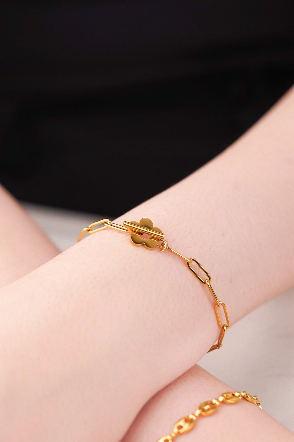 Flower Toggle Bracelet - Minimalist Lab