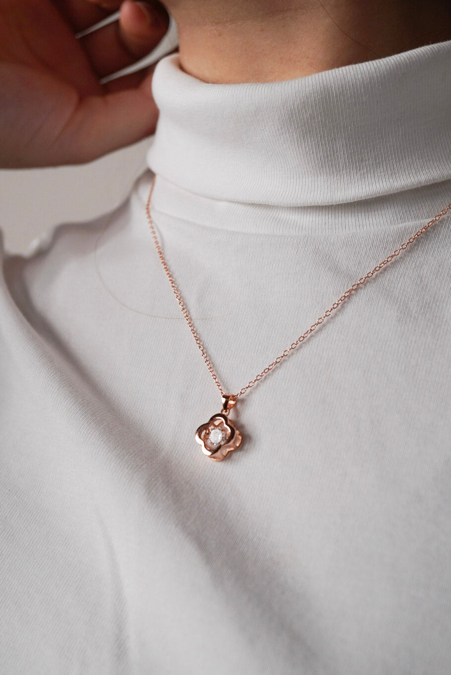 Rose gold dancing diamond clover necklace